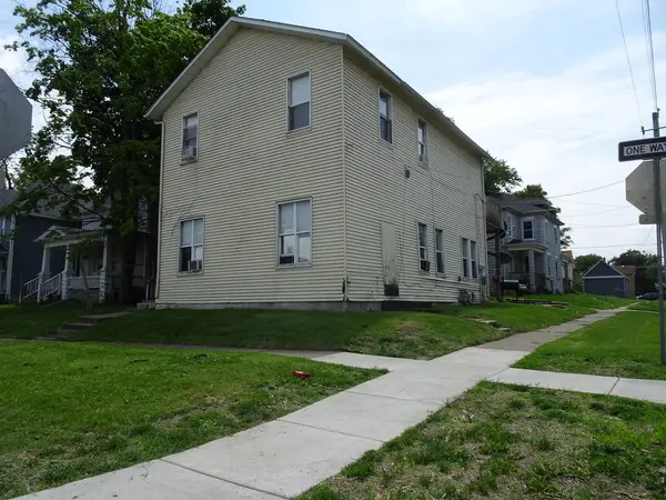 827-829 W 15th ST, Davenport, IA 52804