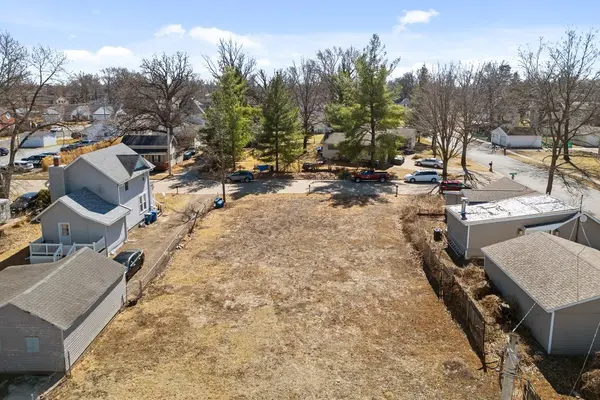 314 W Franklin ST, Eldridge, IA 52748
