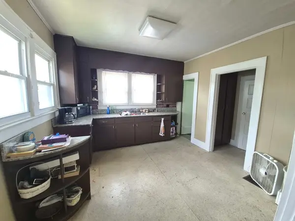 27 Baker ST, Harrisburg, IL 62946