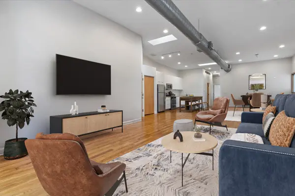 2016 W Concord PL, Chicago, IL 60647