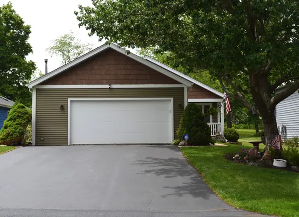 3813 Illinois ST, Crystal Lake, IL 60014