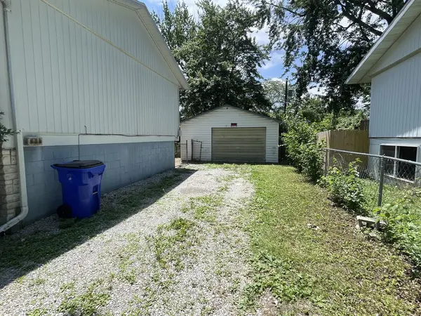 3265 Robin DR, Decatur, IL 62526