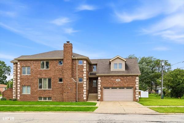 5900 W 90TH ST, Oak Lawn, IL 60453
