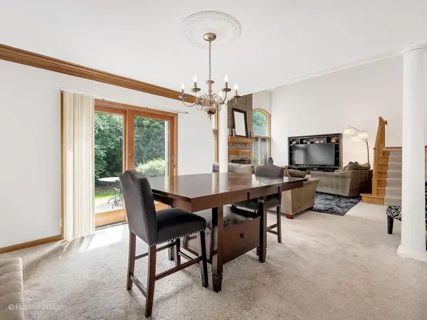 2255 Durand DR, Downers Grove, IL 60515