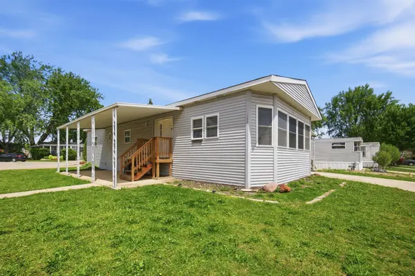 165 Hansom DR, Wheeling, IL 60090