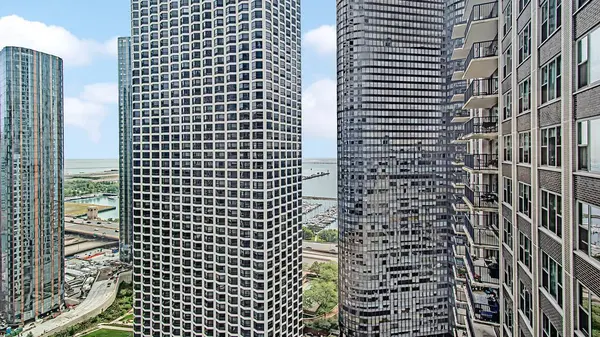 400 E RANDOLPH ST #1621, Chicago, IL 60601