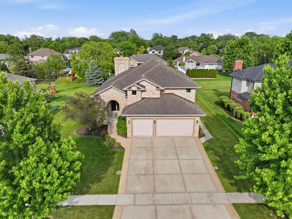 408 Siesta DR, New Lenox, IL 60451