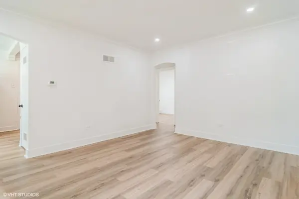 5809 N Rogers AVE, Chicago, IL 60646