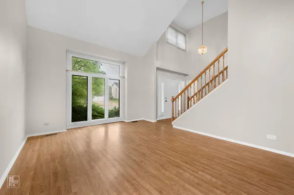 83 Plymouth CT, Aurora, IL 60504