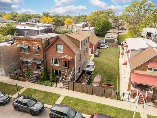 820 N Monticello AVE, Chicago, IL 60651
