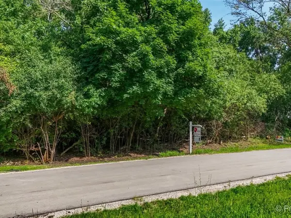 4N Niles AVE, Addison, IL 60101