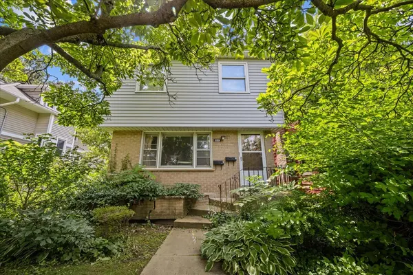 2490 Green Bay RD, Highland Park, IL 60035