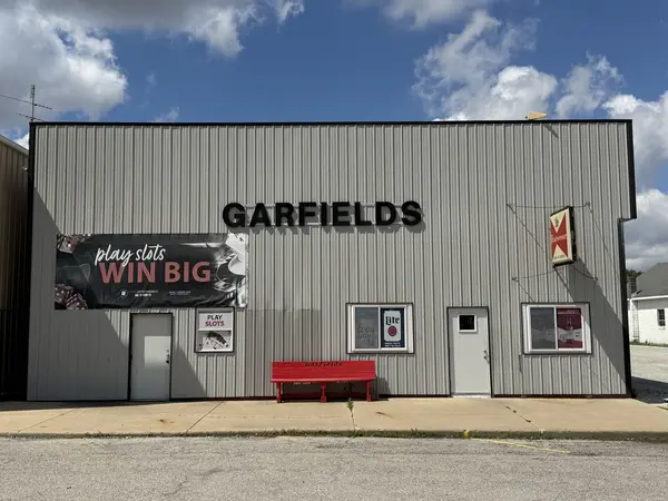 112 E Garfield AVE, Cissna Park, IL 60924