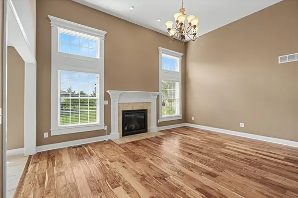 1807 Horizon CT, Mahomet, IL 61853
