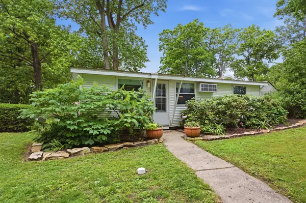108 Shorts DR, Neoga, IL 62447