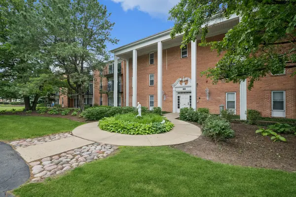 5101 Carriageway DR #210, Rolling Meadows, IL 60008
