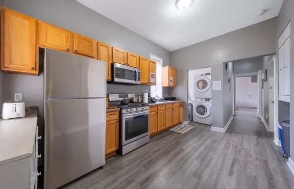 209 S Albany AVE #1, Chicago, IL 60612