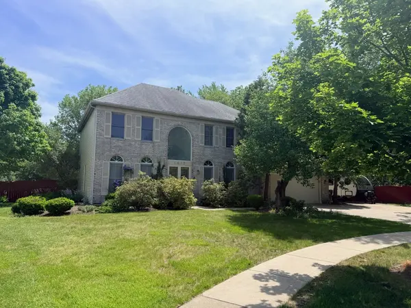 1613 York CT,  Mundelein,  IL 60060