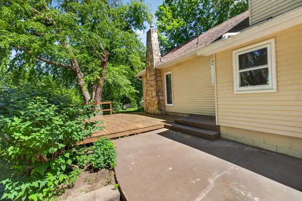 629 N 3rd ST, Leclaire, IA 52753