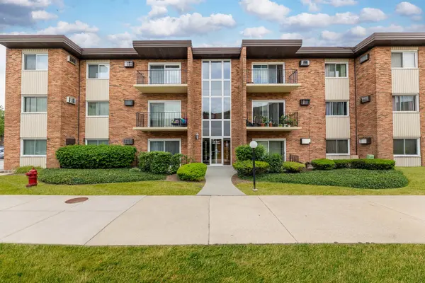 4112 W 98TH ST #203, Oak Lawn, IL 60453