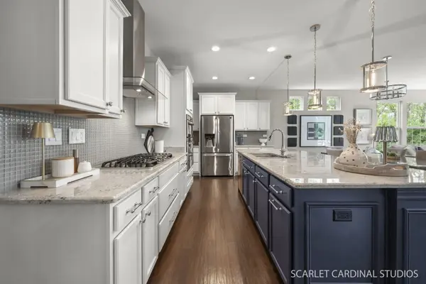 851 Heatherfield CIR, Naperville, IL 60565