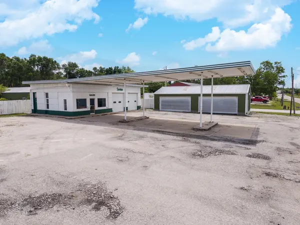 504 N Division ST, Chenoa, IL 61726
