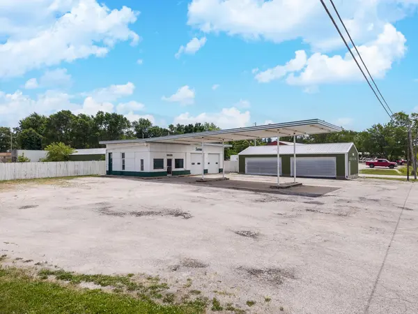 504 N Division ST, Chenoa, IL 61726