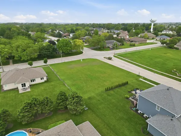 529 W Corning AVE, Peotone, IL 60468