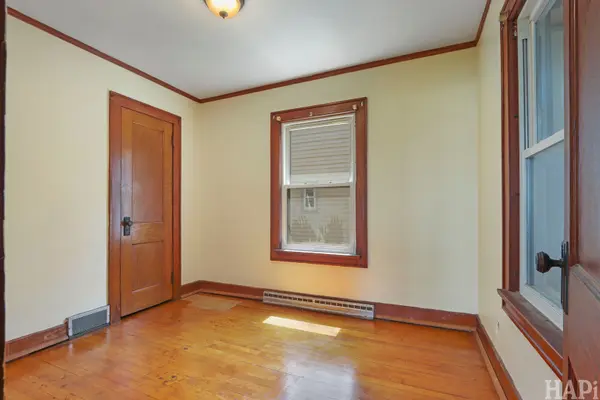 825 N Ash ST, Waukegan, IL 60085