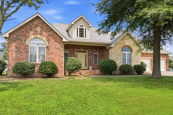 1104 Daybreak DR, Marion, IL 62959
