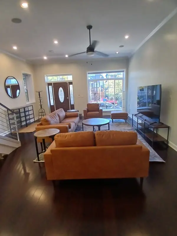 3027 N Allen AVE, Chicago, IL 60618