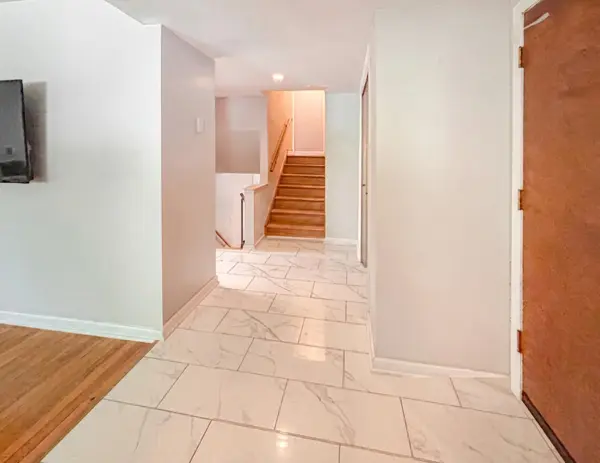 1028 W Ohio ST, Glenwood, IL 60425