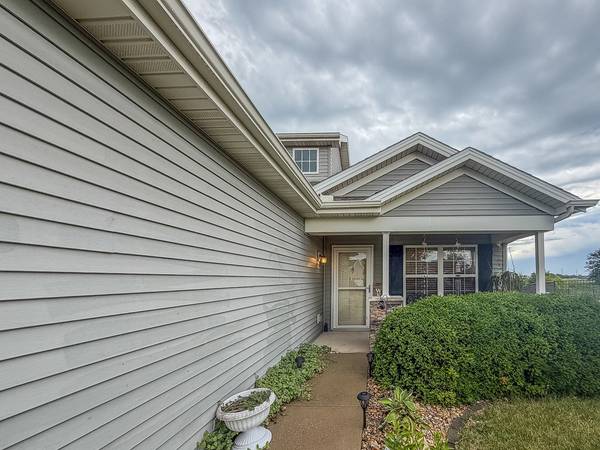 302 Luria LN, Champaign, IL 61822