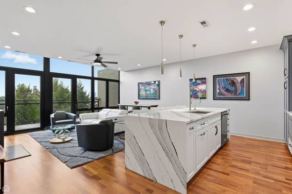 3946 N Ravenswood AVE #603, Chicago, IL 60613