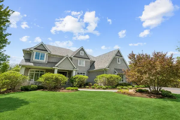 28 Aberdeen CT, Bannockburn, IL 60015
