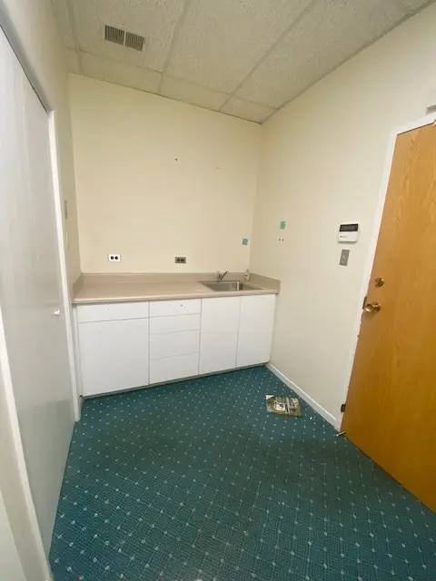 7350 W COLLEGE DR #207, Palos Heights, IL 60463