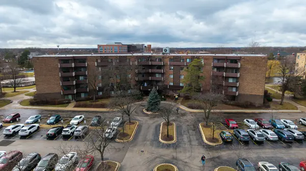 840 WELLINGTON AVE #306, Elk Grove Village, IL 60007