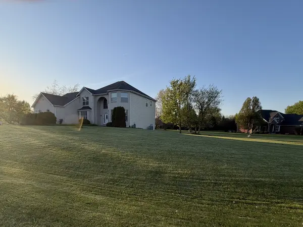 15n805 Pheasant Field LN, Hampshire, IL 60140