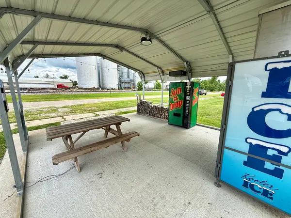 300 Front ST, Xenia, IL 62899