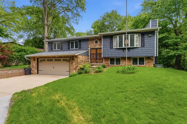3001 2nd ST, Moline, IL 61265