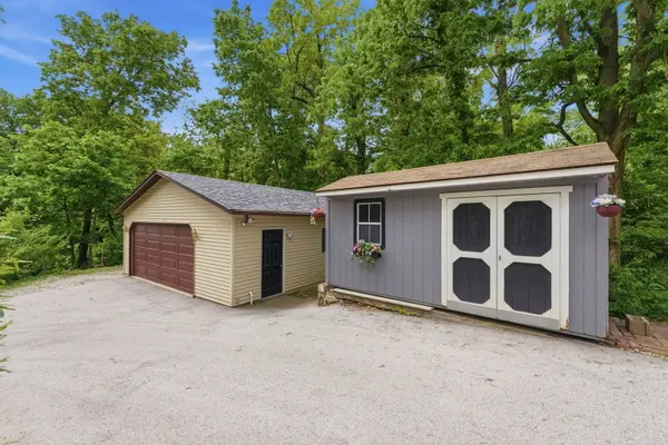 3001 2nd ST, Moline, IL 61265