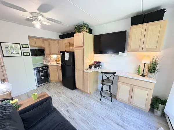 255 S West AVE #403, Elmhurst, IL 60126
