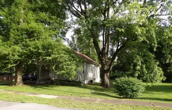 25 Wise ST, Eldorado, IL 62930