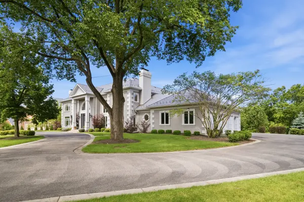 56 Hillburn LN, North Barrington, IL 60010