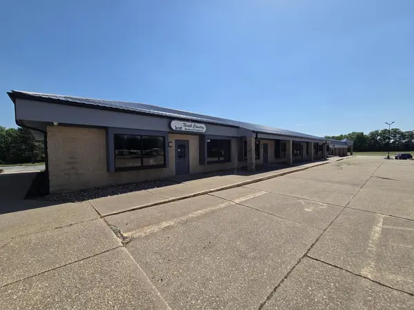 3823-3829 W Locust ST, Davenport, IA 52804