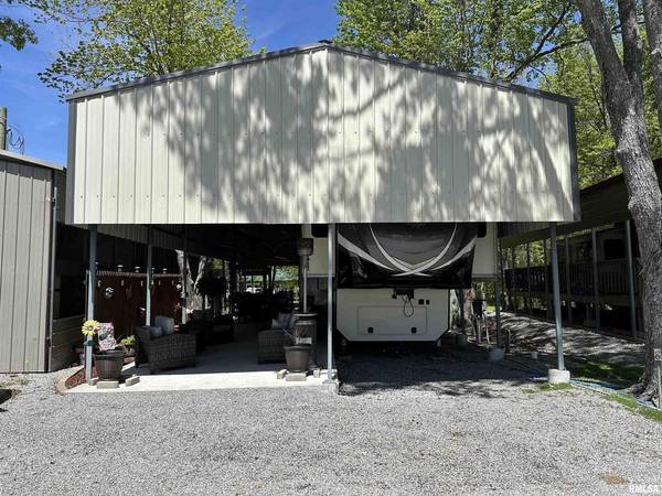 8 McBride CT, Marion, IL 62959