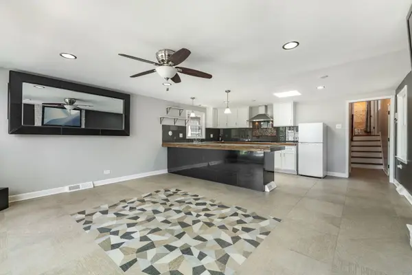 10505 S Avenue F, Chicago, IL 60617