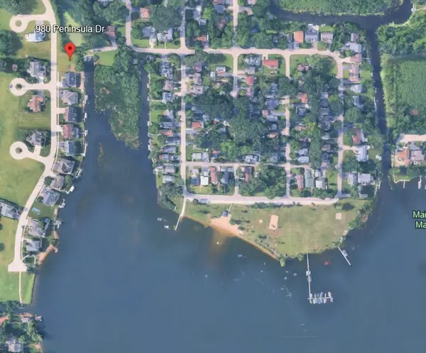 980 Peninsula DR, Wauconda, IL 60084