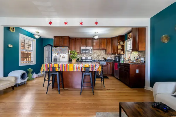 5921 S Sawyer AVE, Chicago, IL 60629