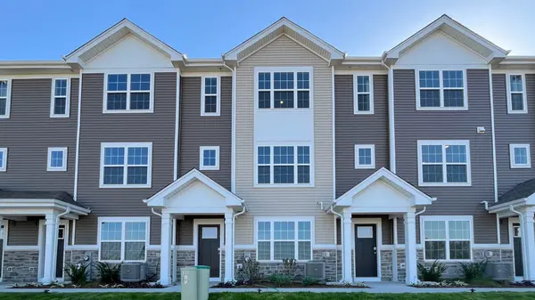 2686 Arrowhead DR,  Pingree Grove,  IL 60140